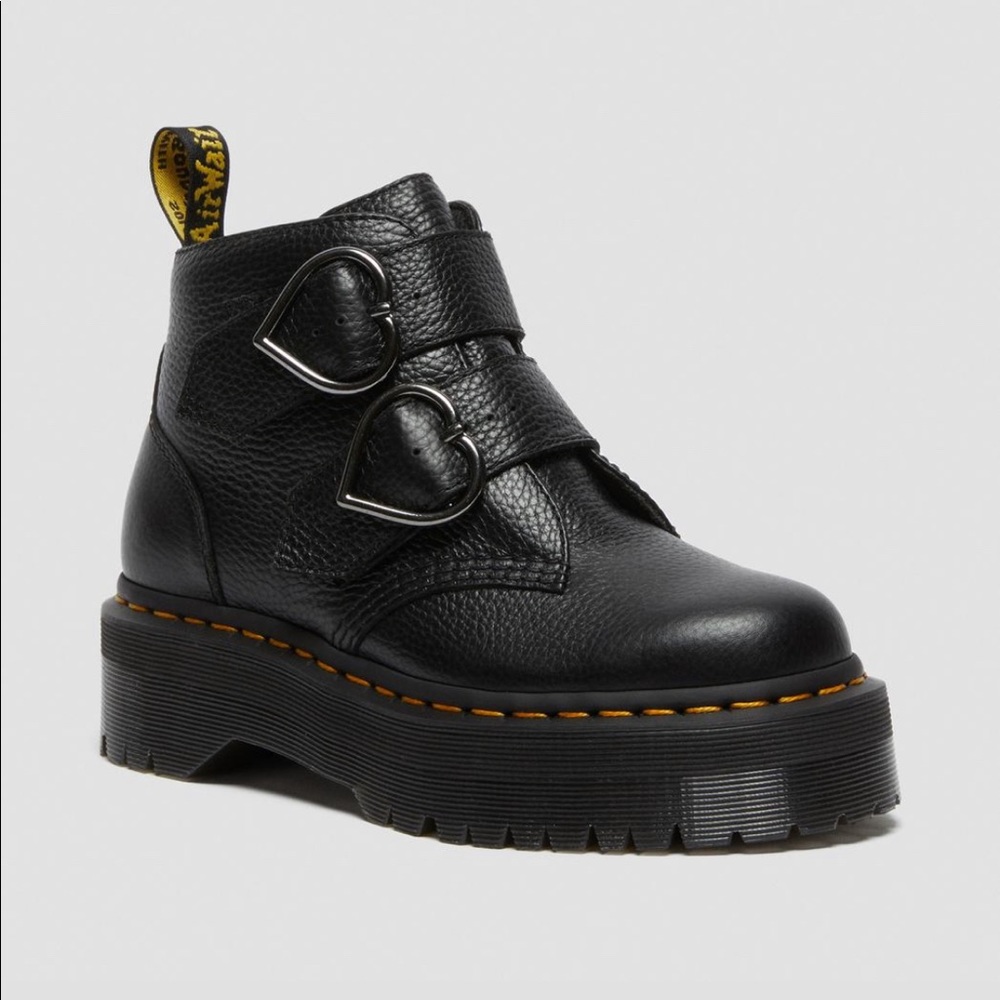 Dr Martens Devon Heart Boots in US 6